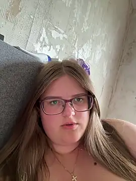 Snapshot of CurvyPaar2 chatting on May 6, 2026, 3:49 pm CurvyPaar2 online show from May 6, 2026, 3:49 pm