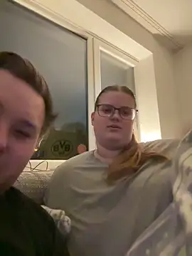 Snapshot of CurvyPaar2 chatting on February 11, 2026, 7:03 pm CurvyPaar2 online show from February 11, 2026, 7:03 pm