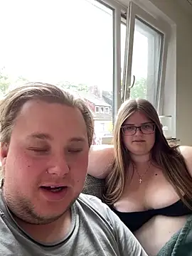 Snapshot of CurvyPaar2 chatting on May 11, 2026, 4:04 pm CurvyPaar2 online show from May 11, 2026, 4:04 pm