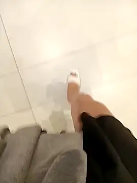 Jessical--Li online show from October 21, 2025, 4:56 am