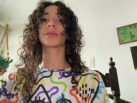 Snapshot of camille_delrey chatting on October 27, 2025, 6:20 pm camille delrey online show from October 27, 2025, 6:20 pm