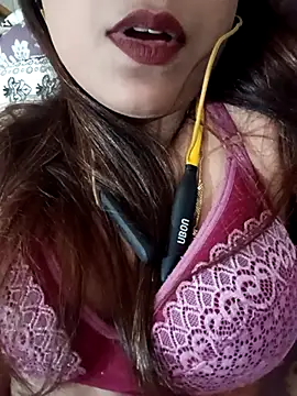 payalsharma95 online show from October 8, 2025, 5:57 pm