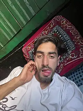 lyath3245 online show from April 13, 2026, 11:47 am