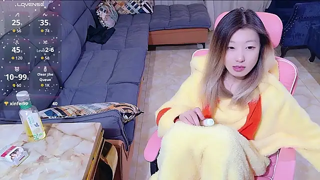 Snapshot of Deserve_E chatting on October 10, 2025, 11:55 am Deserve E online show from October 10, 2025, 11:55 am