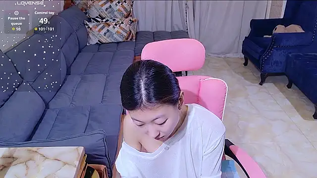 Snapshot of Deserve_E chatting on October 3, 2025, 12:28 pm Deserve E online show from October 3, 2025, 12:28 pm