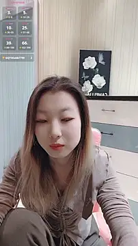 Snapshot of Deserve_E chatting on December 3, 2025, 6:57 am Deserve E online show from December 3, 2025, 6:57 am