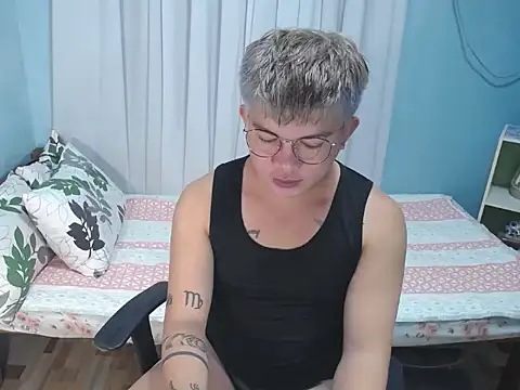Snapshot of Fuckboii_intown chatting on September 30, 2025, 10:10 am Fuckboii intown online show from September 30, 2025, 10:10 am
