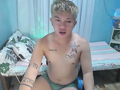 Snapshot of Fuckboii_intown chatting on October 3, 2025, 9:22 am Fuckboii intown online show from October 3, 2025, 9:22 am