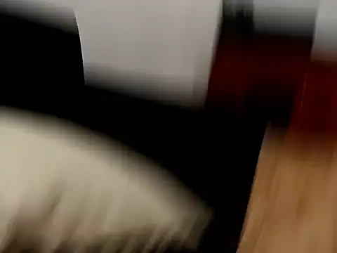 MinhChauXXX19 online show from April 22, 2026, 10:38 pm