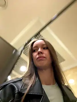 ElliRose online show from September 10, 2025, 7:07 am