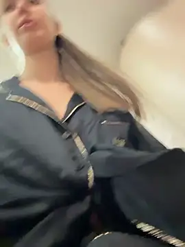 Snapshot of ElliRose chatting on January 11, 2026, 12:34 pm ElliRose online show from January 11, 2026, 12:34 pm