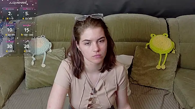 ElzaBlis online show from April 5, 2026, 4:02 pm