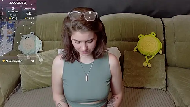 ElzaBlis online show from April 4, 2026, 3:18 pm