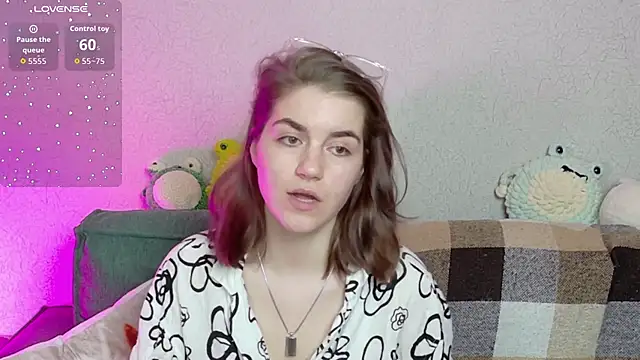 Snapshot of ElzaBlis chatting on April 18, 2026, 3:25 pm ElzaBlis online show from April 18, 2026, 3:25 pm