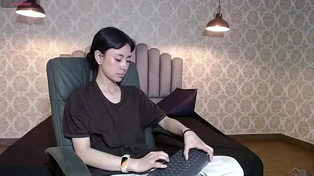Snapshot of _mavis2 chatting on September 24, 2025, 8:59 pm mavis2 online show from September 24, 2025, 8:59 pm