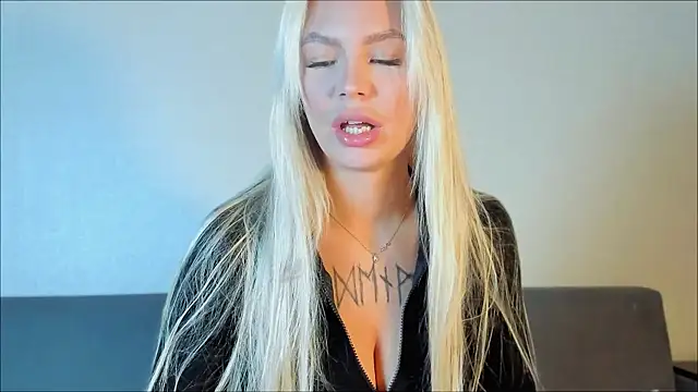 Eva Re online show from October 7, 2025, 6:14 am