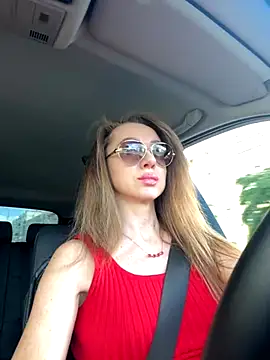 Snapshot of MarinaDiva11_74 chatting on September 14, 2025, 12:27 pm MarinaDiva11 74 online show from September 14, 2025, 12:27 pm