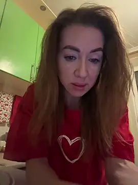 Snapshot of MarinaDiva11_74 chatting on May 3, 2026, 8:45 pm MarinaDiva11 74 online show from May 3, 2026, 8:45 pm