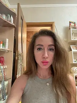Snapshot of MarinaDiva11_74 chatting on May 14, 2026, 7:55 pm MarinaDiva11 74 online show from May 14, 2026, 7:55 pm