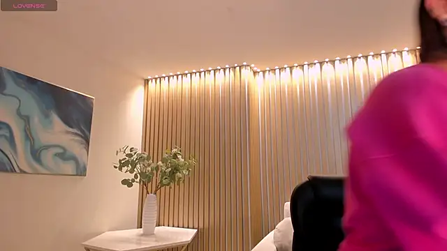 SarahRhodes  online show from February 24, 2026, 11:11 am