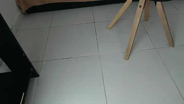 Michellee 20 online show from October 10, 2025, 1:34 pm