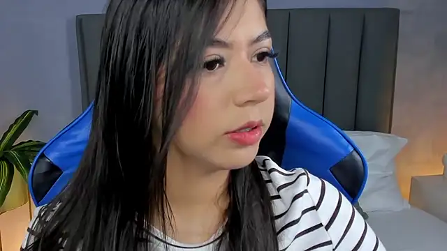 Snapshot of anagil_ chatting on November 21, 2025, 1:32 pm anagil online show from November 21, 2025, 1:32 pm