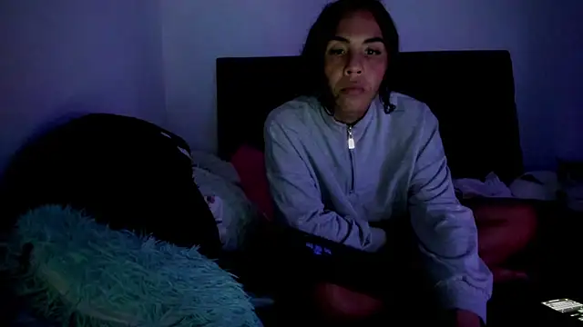 Snapshot of Adrianna_Arias chatting on November 19, 2025, 5:29 am Adrianna Arias online show from November 19, 2025, 5:29 am