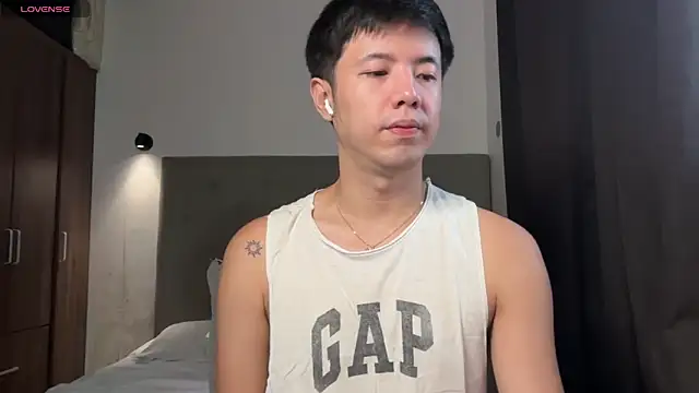 Snapshot of Addictiveboi chatting on May 24, 2026, 1:38 am Addictiveboi online show from May 24, 2026, 1:38 am