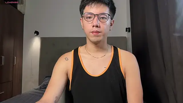Snapshot of Addictiveboi chatting on May 12, 2026, 3:03 am Addictiveboi online show from May 12, 2026, 3:03 am