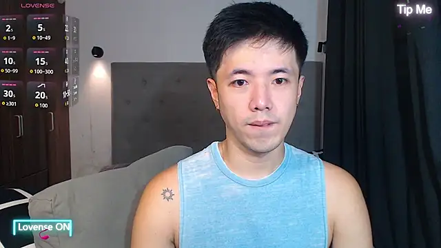 Snapshot of Addictiveboi chatting on November 27, 2025, 2:45 am Addictiveboi online show from November 27, 2025, 2:45 am