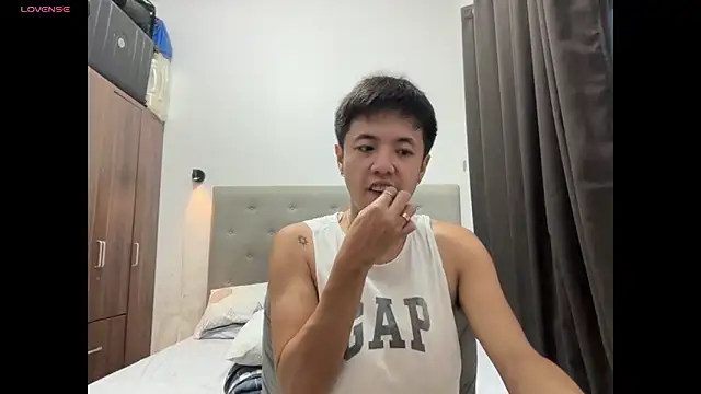 Snapshot of Addictiveboi chatting on June 7, 2026, 9:47 am Addictiveboi online show from June 7, 2026, 9:47 am