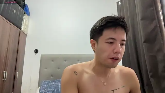 Snapshot of Addictiveboi chatting on June 4, 2026, 3:22 am Addictiveboi online show from June 4, 2026, 3:22 am