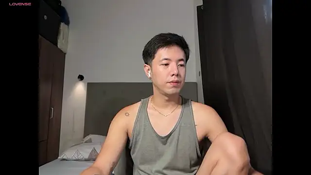 Snapshot of Addictiveboi chatting on May 16, 2026, 2:10 am Addictiveboi online show from May 16, 2026, 2:10 am