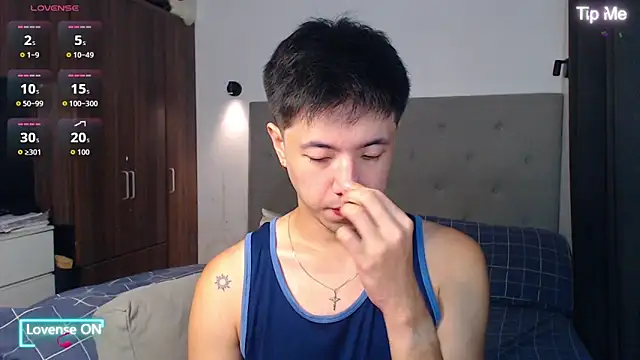 Snapshot of Addictiveboi chatting on November 19, 2025, 2:55 am Addictiveboi online show from November 19, 2025, 2:55 am