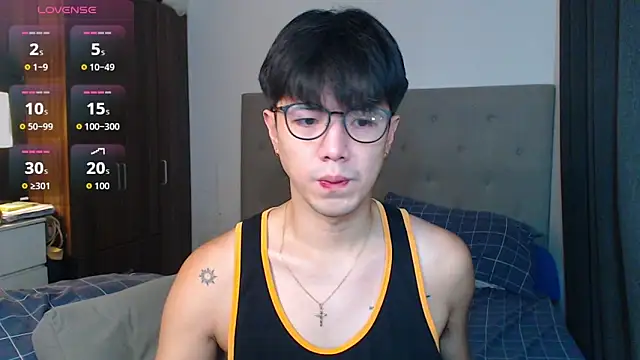 Snapshot of Addictiveboi chatting on October 23, 2025, 3:27 am Addictiveboi online show from October 23, 2025, 3:27 am