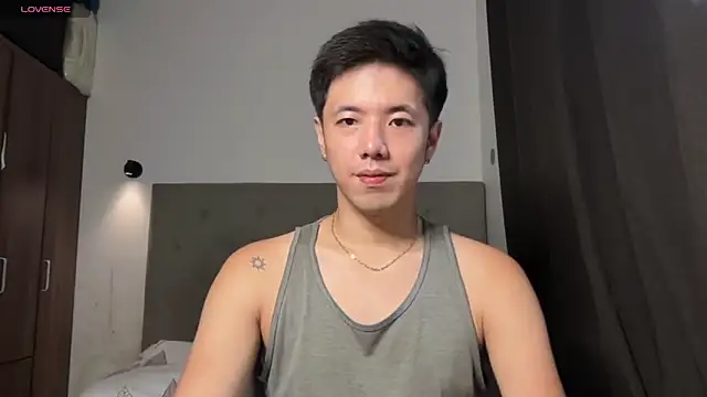 Snapshot of Addictiveboi chatting on May 16, 2026, 1:48 am Addictiveboi online show from May 16, 2026, 1:48 am