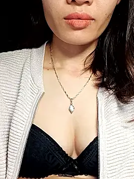 Hinna x online show from November 8, 2025, 8:23 pm