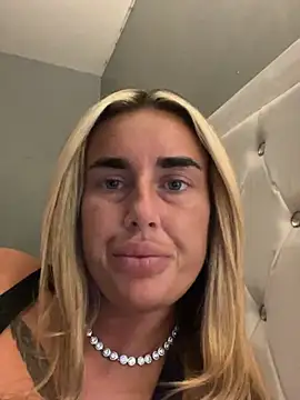 EllieMaeBaby online show from July 23, 2026, 9:44 pm