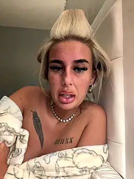 EllieMaeBaby online show from November 24, 2025, 10:43 pm