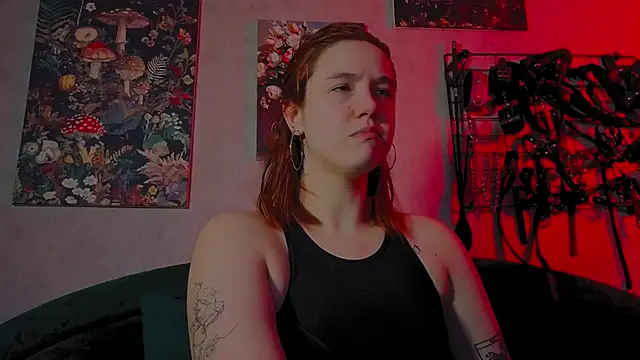 Snapshot of the_high_priestess chatting on April 30, 2026, 5:47 am the high priestess online show from April 30, 2026, 5:47 am