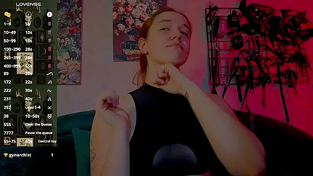 Snapshot of the_high_priestess chatting on May 8, 2026, 5:11 am the high priestess online show from May 8, 2026, 5:11 am