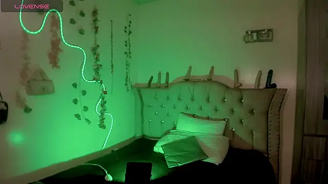 Snapshot of Cata_MW chatting on March 1, 2026, 11:27 pm Cata MW online show from March 1, 2026, 11:27 pm