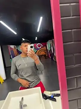 Gatitoxd19- online show from April 28, 2026, 8:02 pm