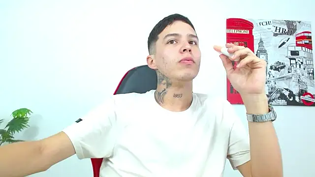 Snapshot of Cumandres18 chatting on February 19, 2026, 2:58 pm Cumandres18 online show from February 19, 2026, 2:58 pm