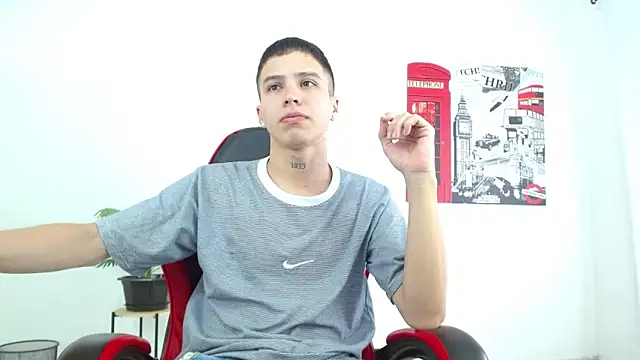 Snapshot of Cumandres18 chatting on October 23, 2025, 2:05 pm Cumandres18 online show from October 23, 2025, 2:05 pm