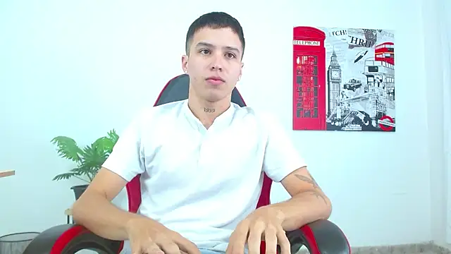 Snapshot of Cumandres18 chatting on October 29, 2025, 2:05 pm Cumandres18 online show from October 29, 2025, 2:05 pm