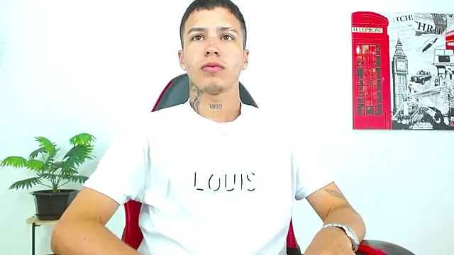 Cumandres18 online show from March 24, 2026, 2:50 pm