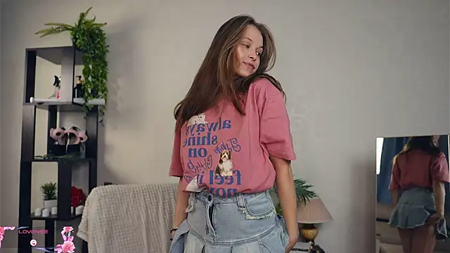 OdellaGillingham online show from November 19, 2025, 6:52 pm