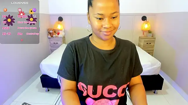 Snapshot of AuroraSky8 chatting on November 23, 2025, 12:15 pm AuroraSky8 online show from November 23, 2025, 12:15 pm