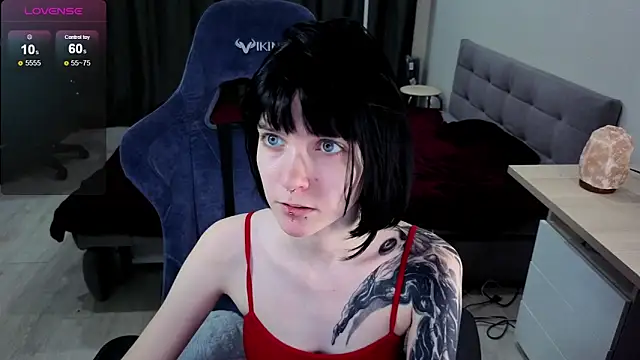 Snapshot of HazelTompson chatting on January 14, 2026, 3:04 pm HazelTompson online show from January 14, 2026, 3:04 pm